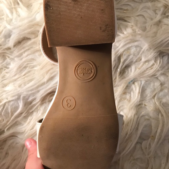 Wondernation Shoes - Picture 3 of 4